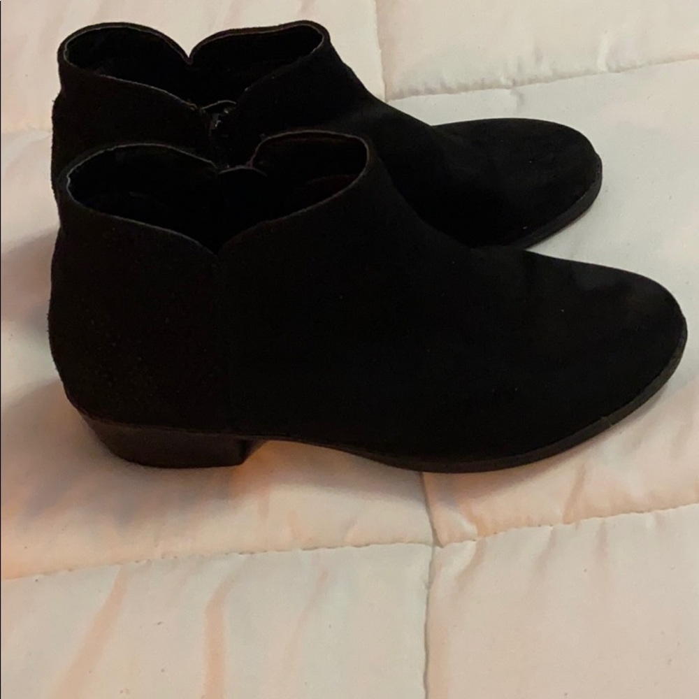 Girls size 3 cat & jack black booties